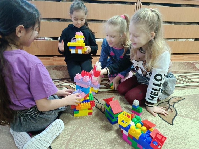 Международный день конструктора LEGO.